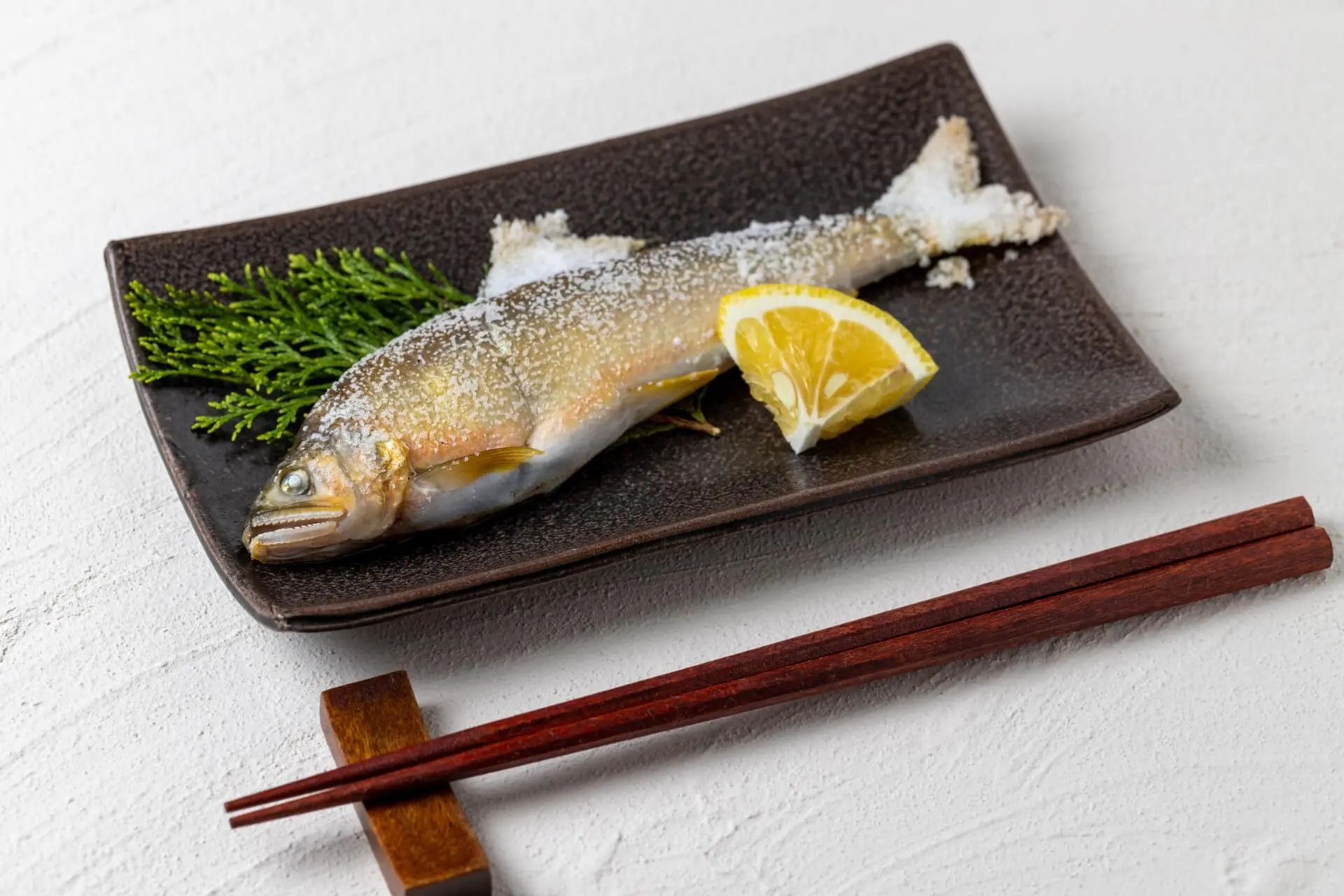 新鮮な鮎の見分け方！天然と養殖の違いや美味しい鮎の見極め方を紹介